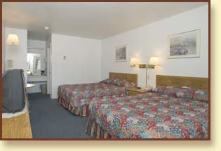 Single Queen motel room in Rio Dell